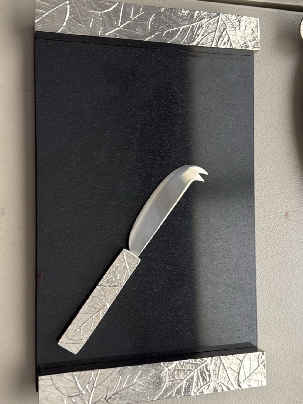Michael Aram Leaf Black and Silver Cheese Serving Board Plate with Knife